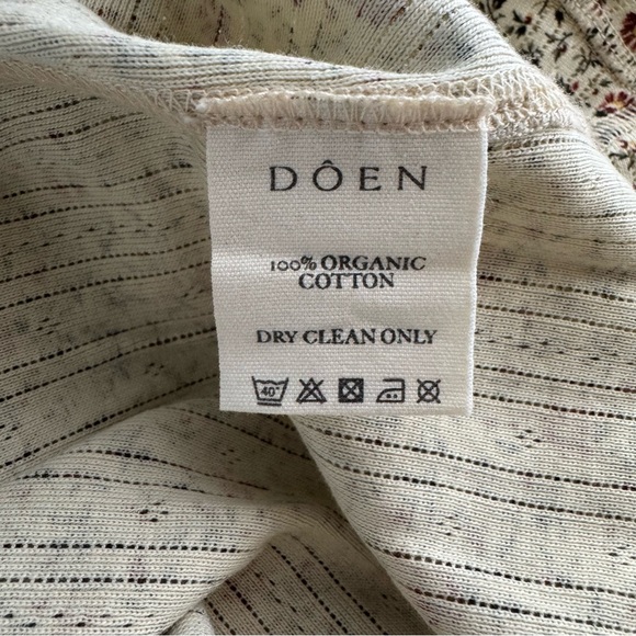 Doen Annie Tee in Windswept Dahlia - Picture 6 of 9